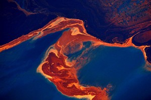 la oil spill.01 300x199 W3