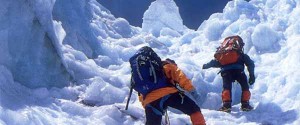 climbing mountain nepal 300x125 Solar powers 3G Network on Mt. Everest