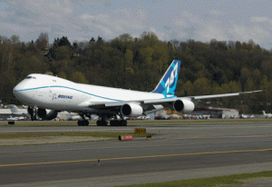 33430.jpg 300x206 Pilot Flies Landmark Biofuel 747 To Paris Airshow
