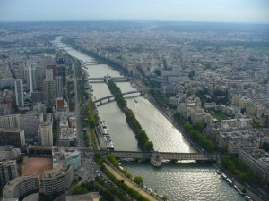 3173800 River Seine in the Afternoon Paris1 300x225 Somebody call 911