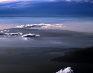 lanai 001p 300x236 Wind & Waves